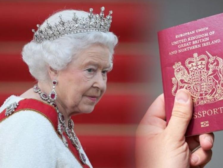 Tại sao Nữ hoàng Anh Elizabeth II không cần hộ chiếu?