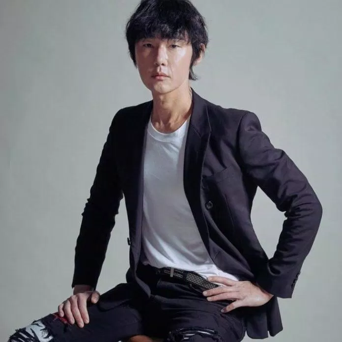 Phát thanh viên nhà văn Heo Ji-woong