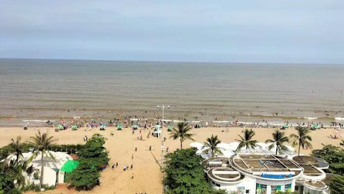 Toàn cảnh bãi biển Sầm Sơn nhìn từ trên cao.  (Ảnh: Internet)