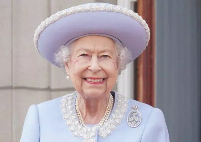 Ngày người dân chúc mừng không phải sinh nhật thật của Nữ hoàng (Ảnh: Internet)