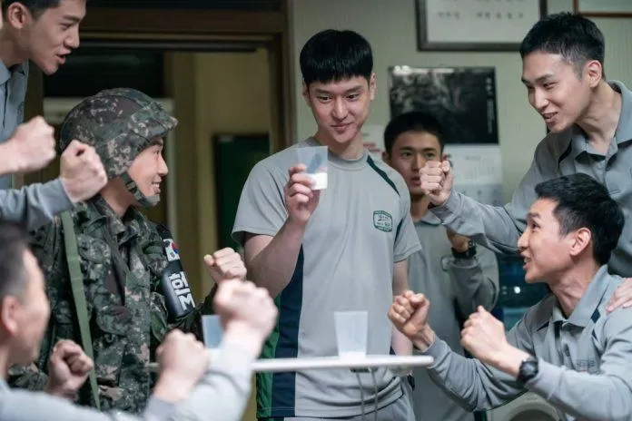 Chun Woo cùng đồng đội chơi đùa cùng nhau trong trò chơi mới trúng số (Ảnh: Internet)