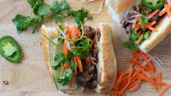 Ba món Việt vào danh sách ẩm thực đường phố ngon nhất châu Á - Ảnh 1.